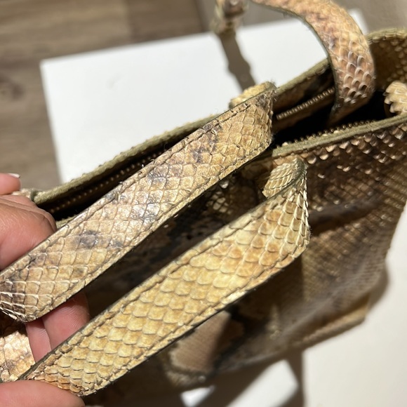 Madewell The Zip-Top Transport Crossbody: Snake Embossed Leather Edition - Picture 9 of 11